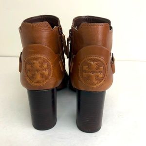 Tory Burch brown leather heel logo patch boots 7